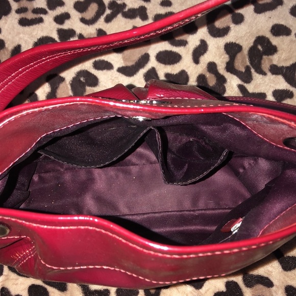 COACH shoulder/crossbody bag and matching wallet. - Picture 4 of 11